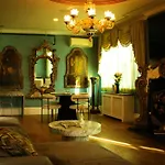 Chateau Connellsville Eclectic Homage Suite