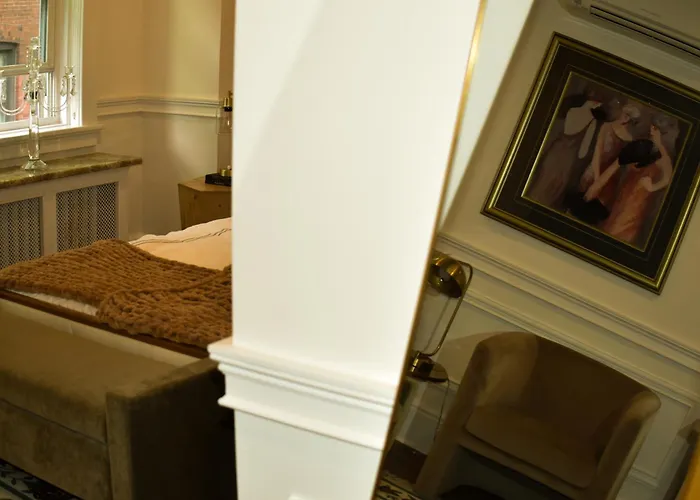 Chateau Connellsville Eclectic Homage Suite